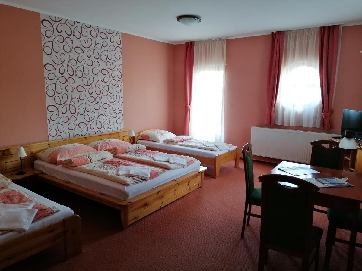 Medgyaszay Panzio Bed & Breakfast Kanije Dış mekan fotoğraf